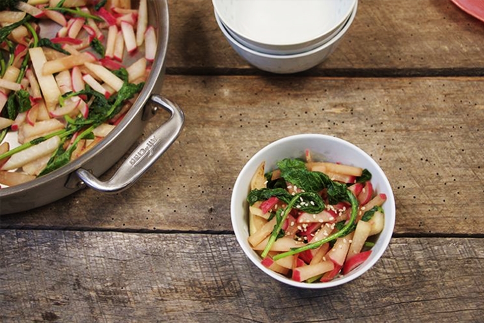 Su hào xào chay với củ cải đỏ