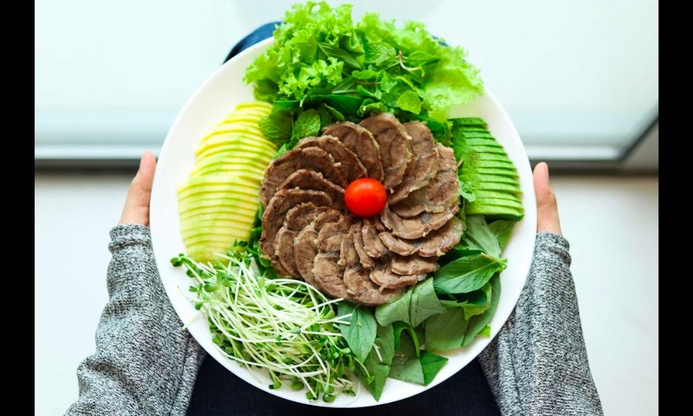 Bắp bò hầm nước dừa ngon miệng