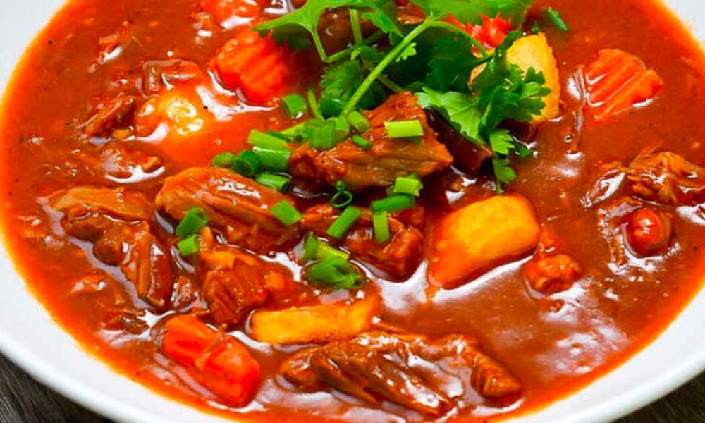 Bò hầm gấc đẹp mắt