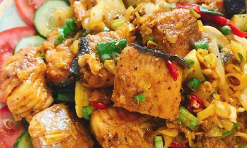 Cá đuối kho sả ớt