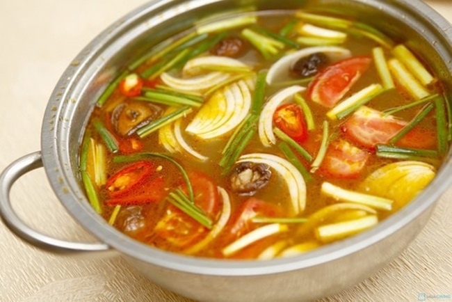 nước chan bún hải sản