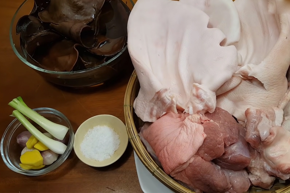 Nguyên liệu làm giò thủ