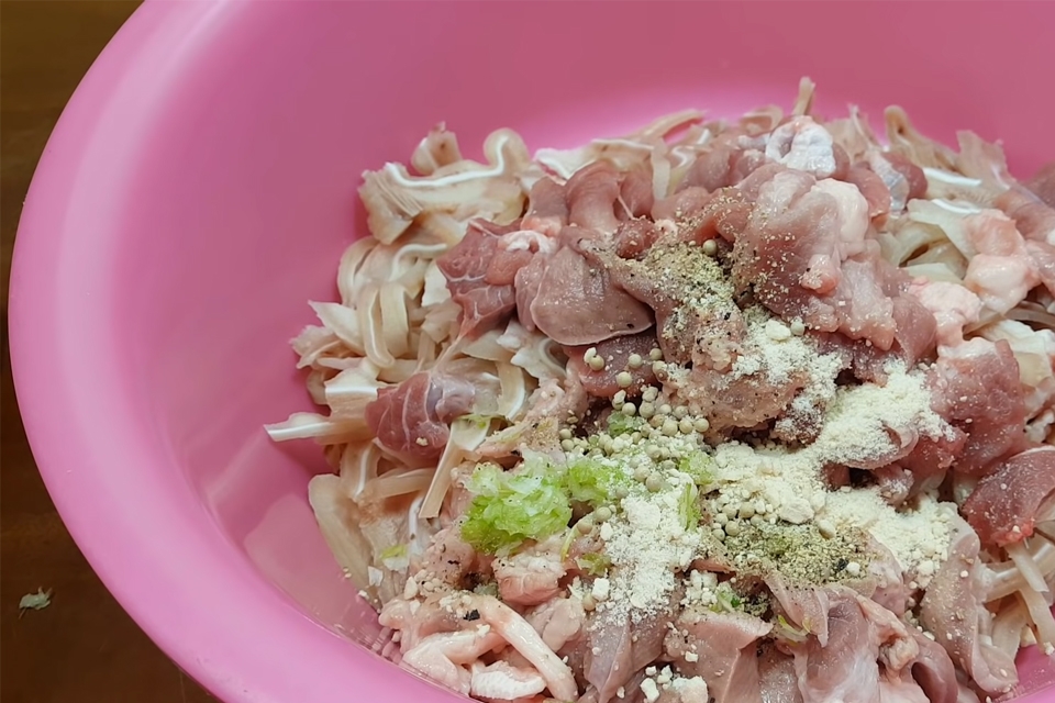 Ướp thịt 30 phút