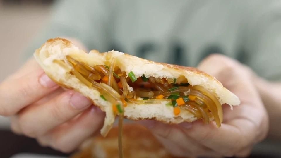 Bánh Hotteok nhân mặn dai giòn