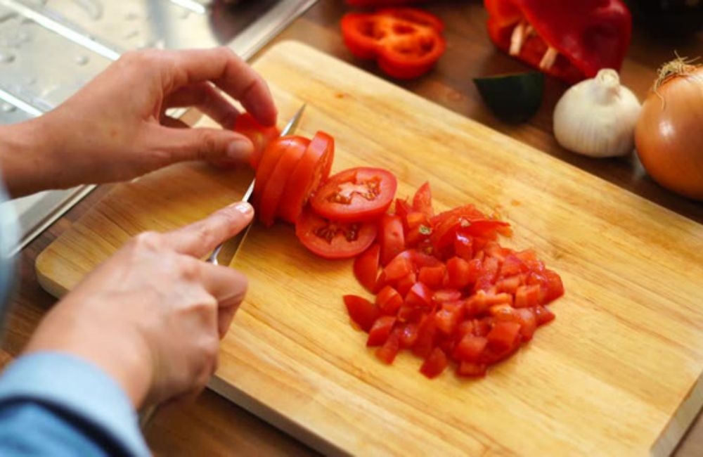 băm cà chua làm thịt băm sốt cà chua