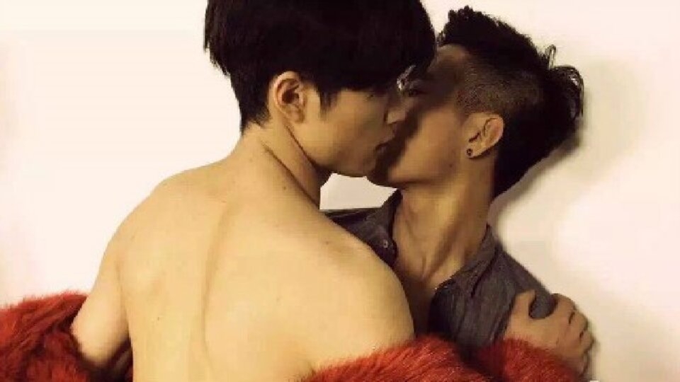 Tự Bẻ Cong Để Yêu Cậu