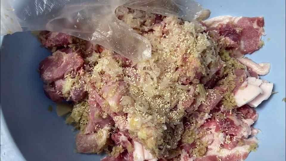 Ướp thịt cho thấm đều vị