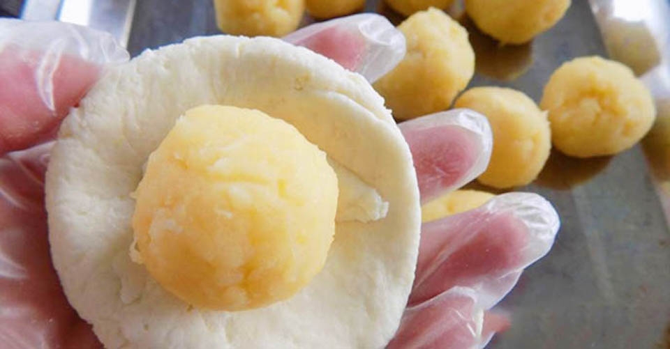 Nặn và ủ bột dẻo đơn giản