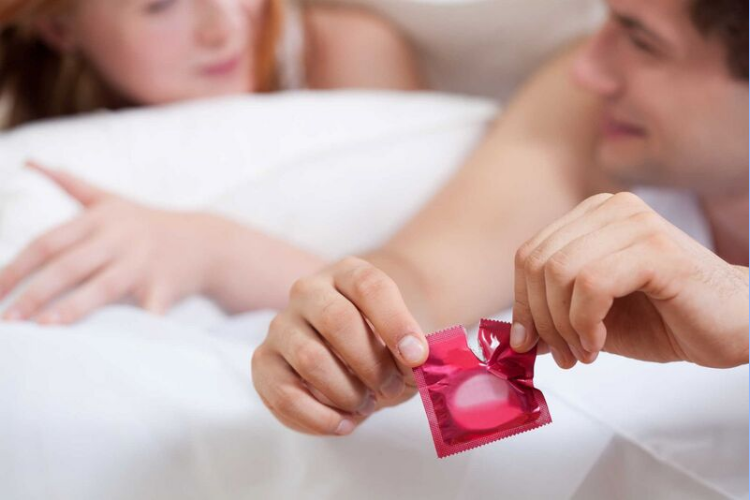 Hãy chú ý vấn đề an toàn tình dục khi xây dựng mối quan hệ FWB.
