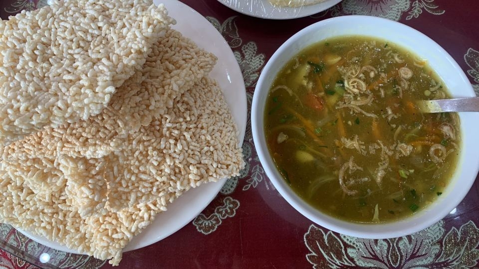 Cơm cháy thịt dê Ninh Bình là món đặc sản nổi tiếng