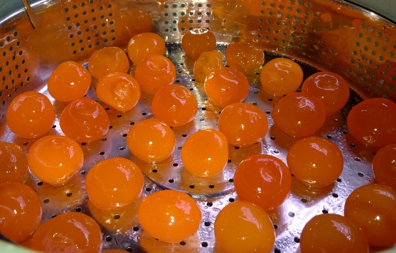 Bánh bông lan trứng muối hình 4