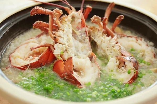 Chế biến tôm hùm hình 8