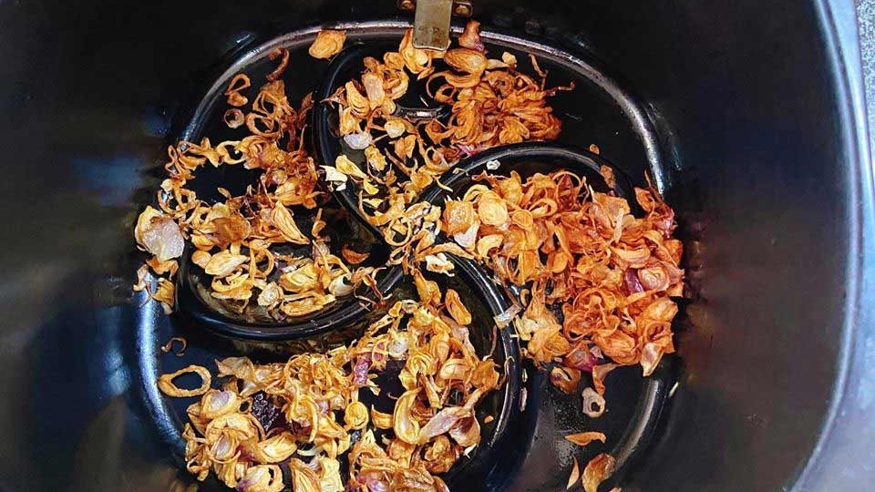 cách làm hành phi