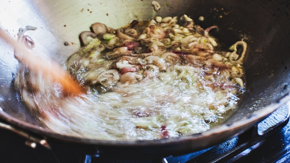 cách làm hành phi