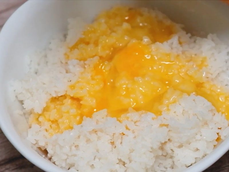 cách làm cơm chiên trứng 4