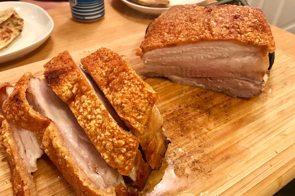 Cách làm thịt quay giòn bì - Ảnh 12