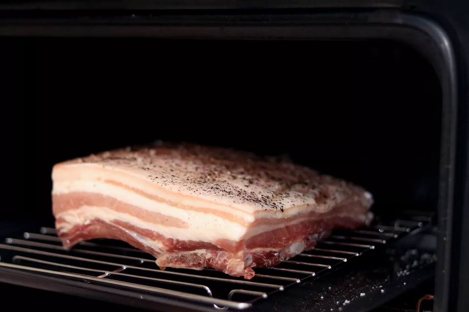 Cách làm thịt quay giòn bì - Ảnh 07