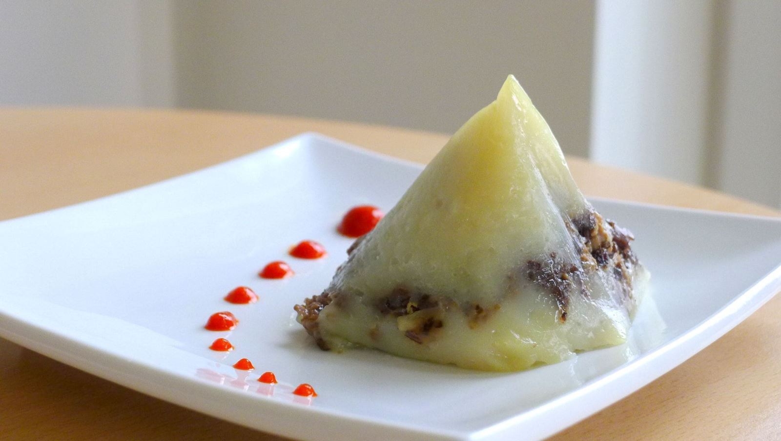 Món bánh giò ngoài mềm trong thơm ngon, đậm đà, ăn là ghiền