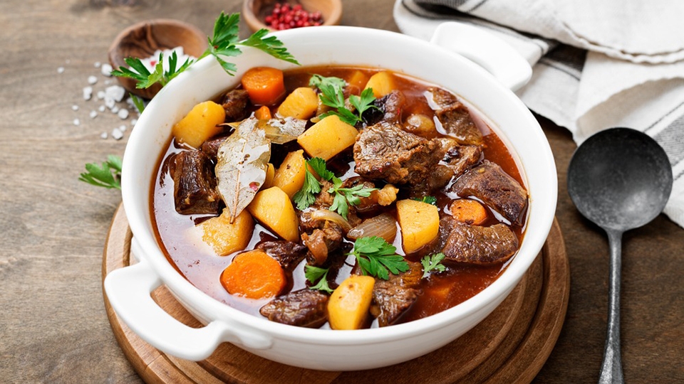Mùi thơm từ thịt bò hòa trộn ngũ vị hương sẽ kích thích chiếc bụng đói của bạn.