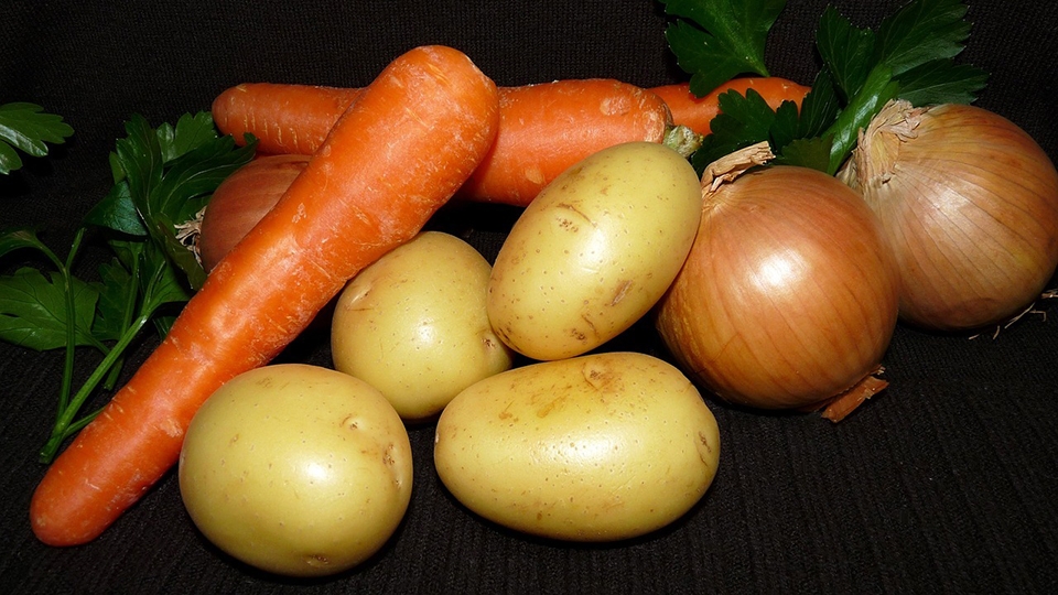 Khoai tây, cà rốt, củ cải.