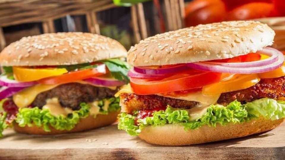 Hoàn thiện bánh hamburger