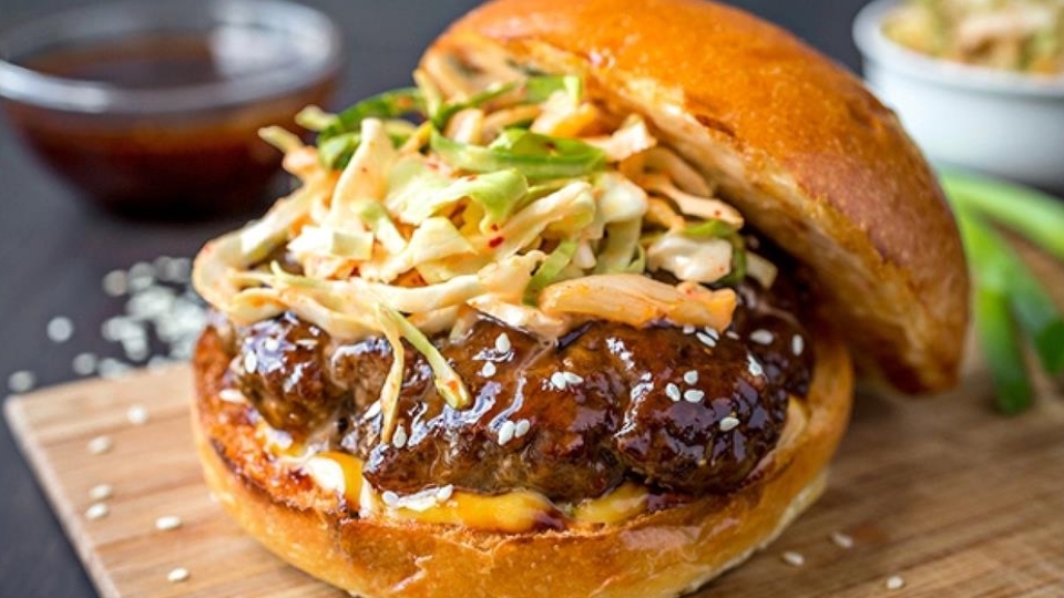 Hoàn thiện đầy đủ bánh hamburger