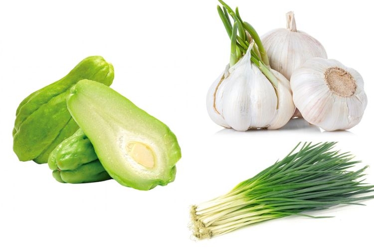 Ingredients for garlic chayote stir-fry