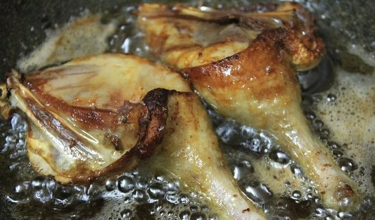 Chiên vàng đều thịt vịt