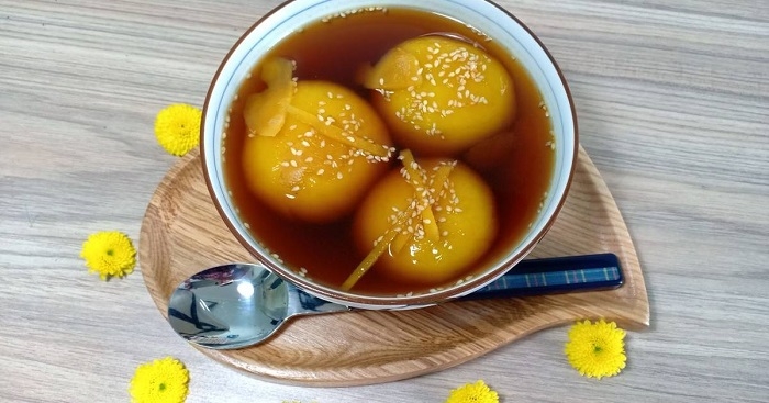Bánh trùng Vĩnh Phúc sử dụng mật mía giúp món ăn thêm phần hấp dẫn, thơm ngon
