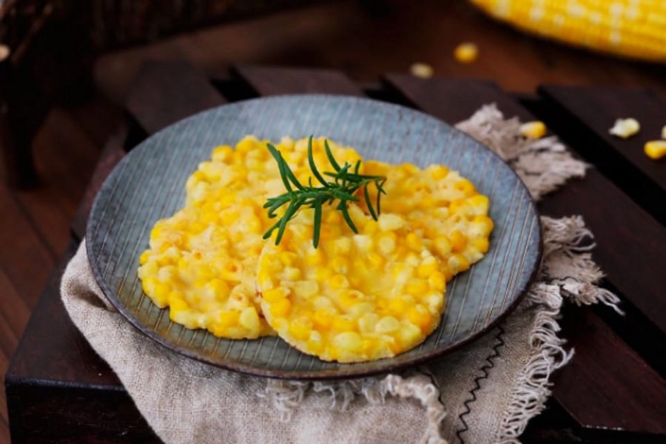 Bánh bắp chiên phô mai thơm béo