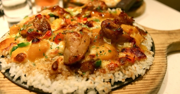 Pizza từ cơm nguội
