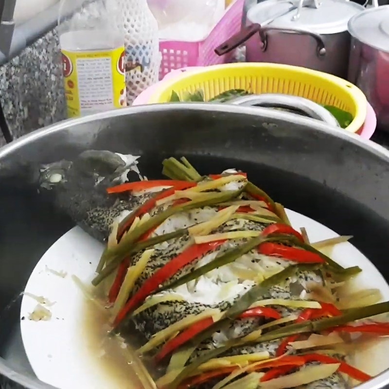 Tiến hành hấp cá