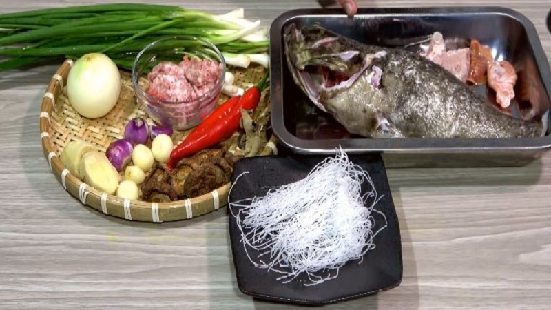 Nguyên liệu làm món cá mú hấp Hồng Kông (cho 4 người)