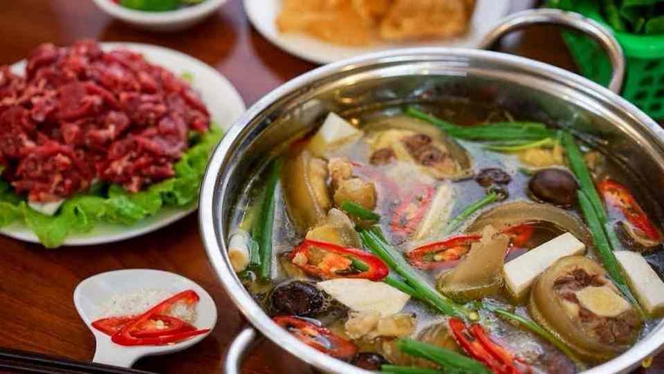 Nhâm nhi hương vị lẩu cùng gia đình 