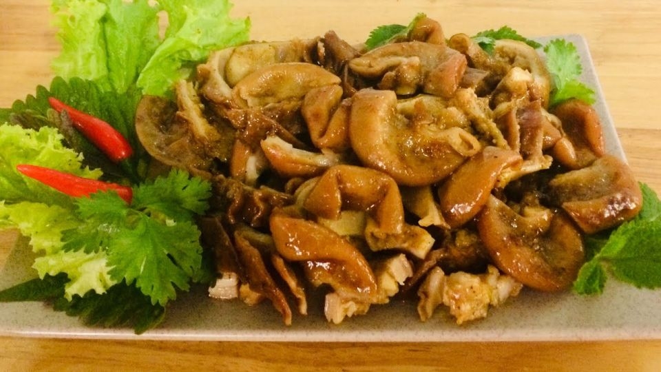 Lòng bò có thể khìa với nước dừa hoặc ngũ vị hương