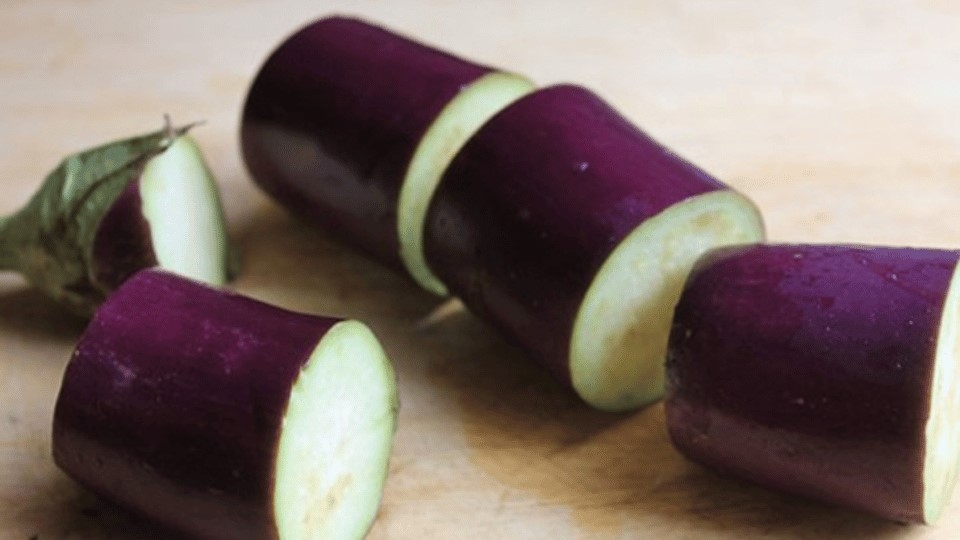 Cắt khúc cà tím