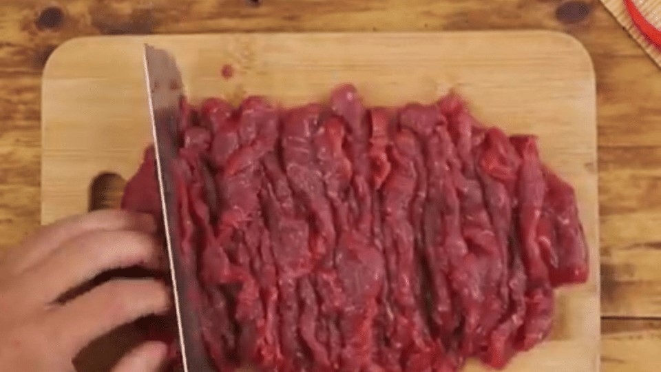 Thịt bò đem thái lát mỏng