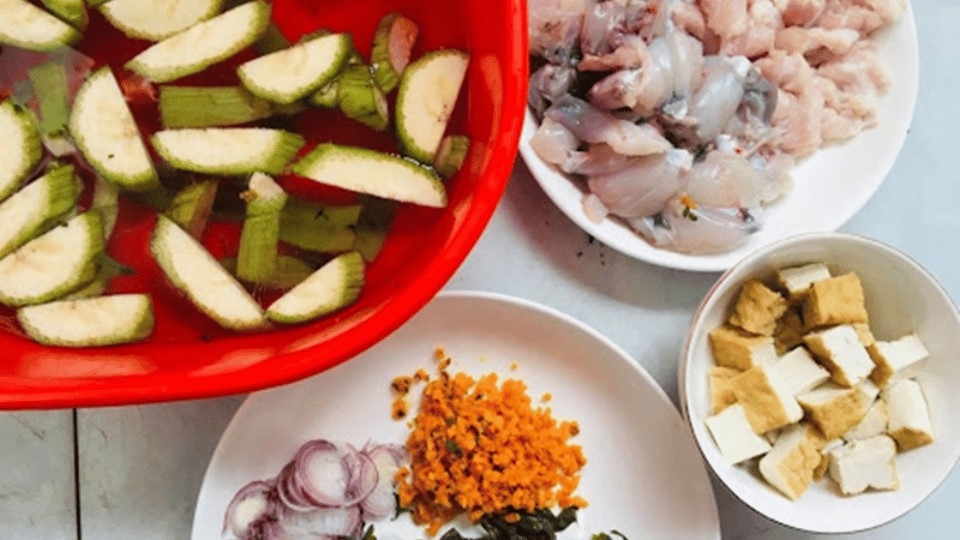 nguyên liệu làm món ếch om chuối đậu