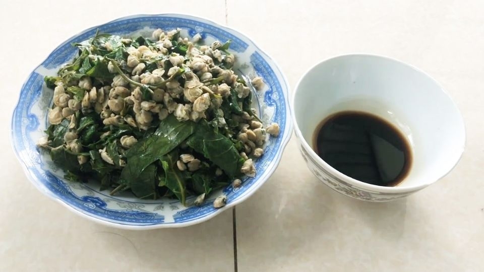hến xào lá cách