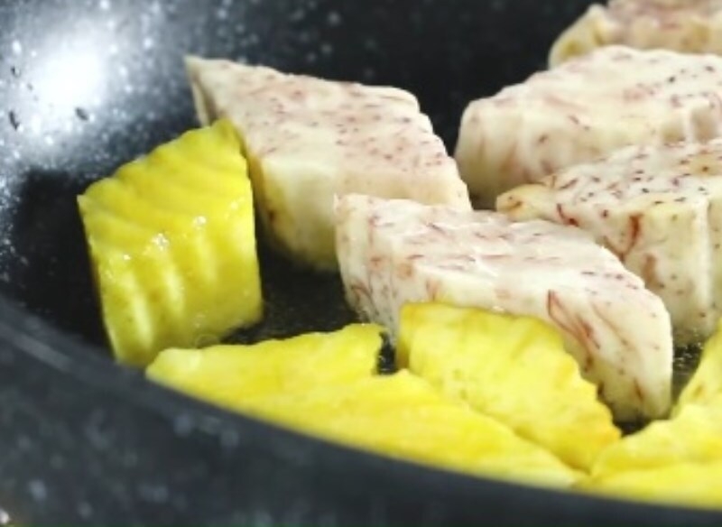 Chiên khoai lang và khoai môn cho vàng các mặt