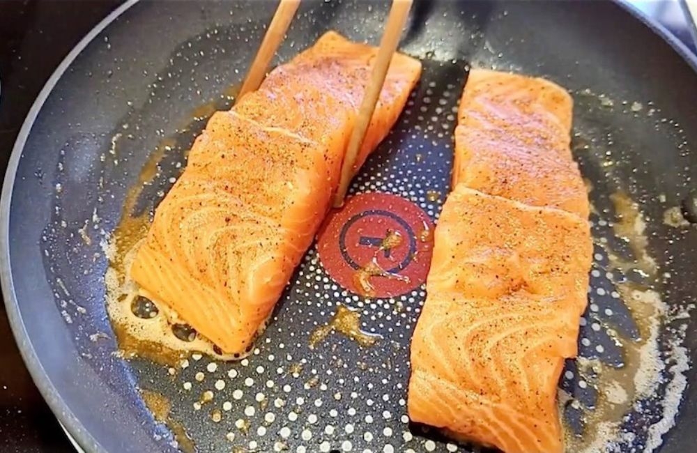 Áp chảo cá hồi
