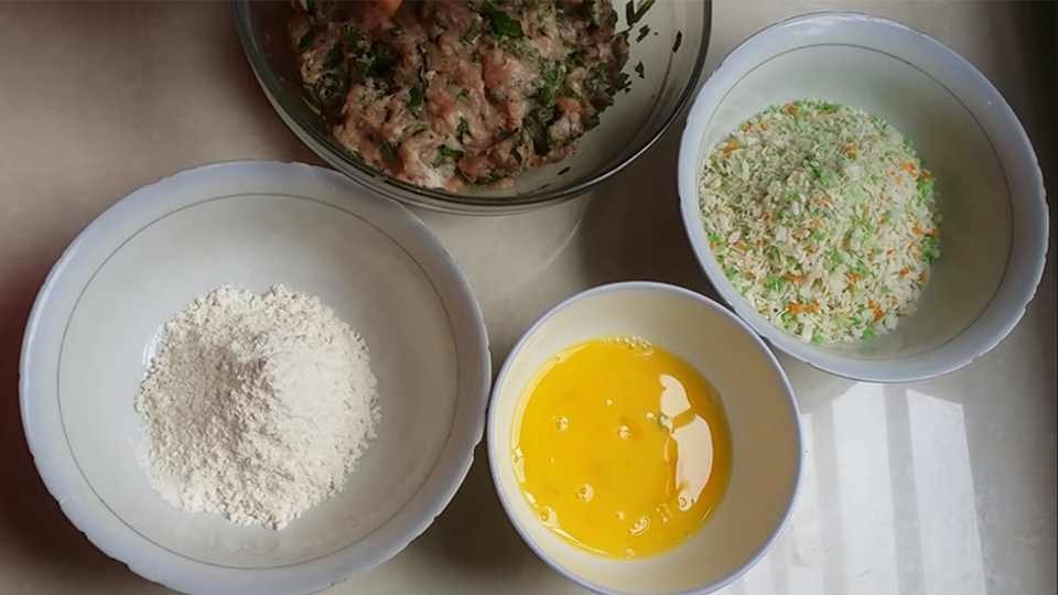 Thêm các nguyên liệu khác