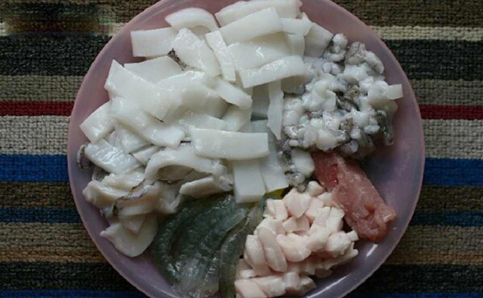 Nên mua nguyên liệu tươi