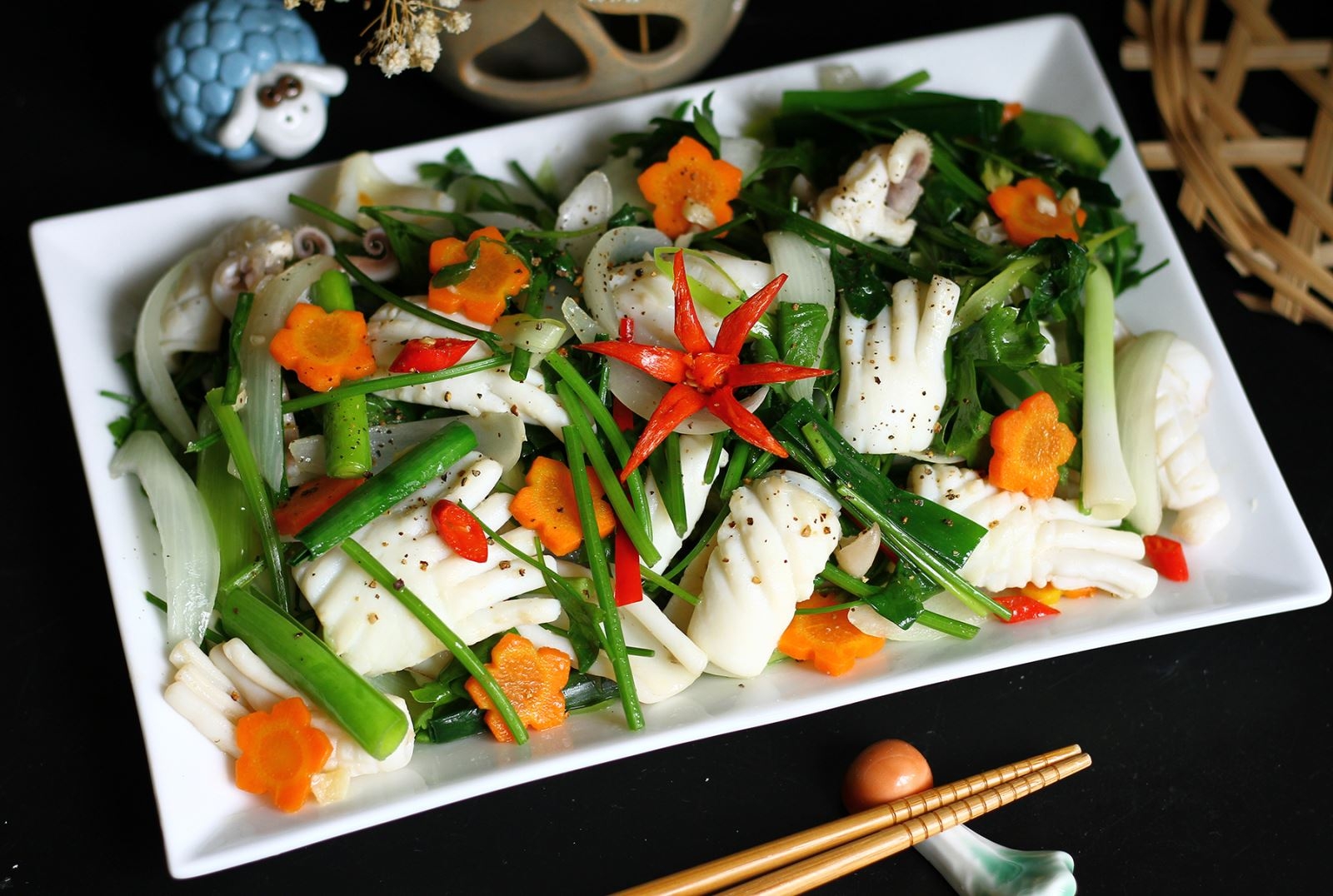 Nấu mực xào cần tỏi giòn dai, hấp dẫn nhưng cực kỳ đơn giản, bổ dưỡng tại nhà 8