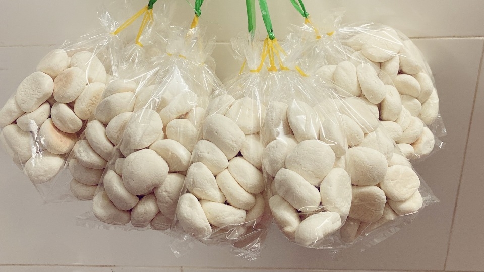 đồ ăn tuổi thơ - bánh bao xâu