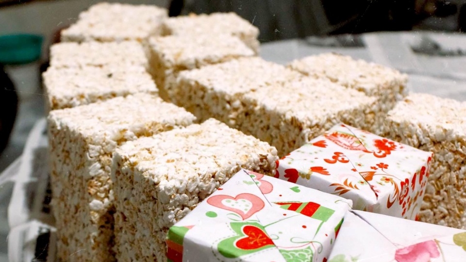 đồ ăn tuổi thơ - cốm sữa