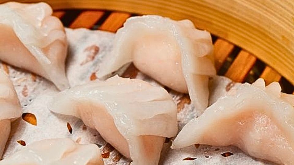 Sử dụng giấy nến trong làm quá trình bánh há cảo