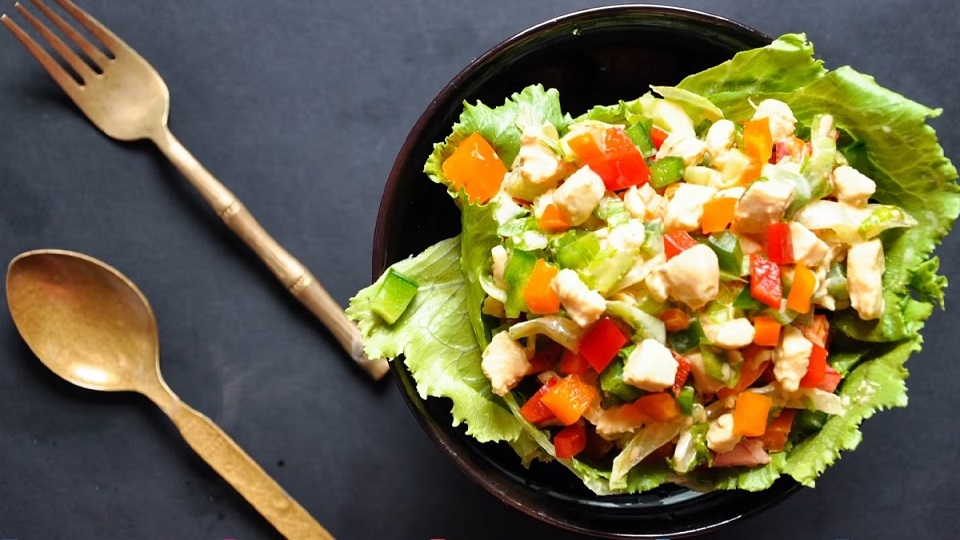 Thành phẩm món salad rau xà lách và khoai tây