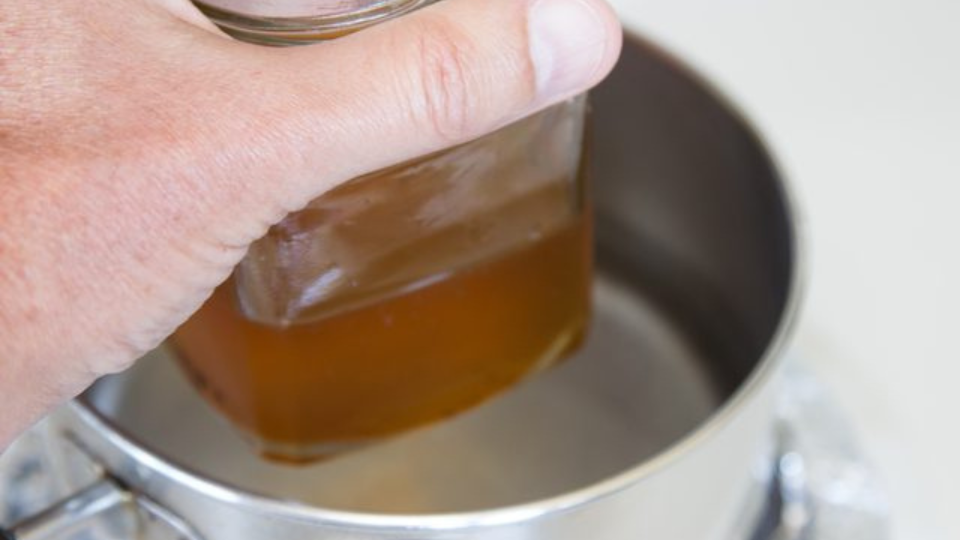 phân biệt mật ong thật giả 12