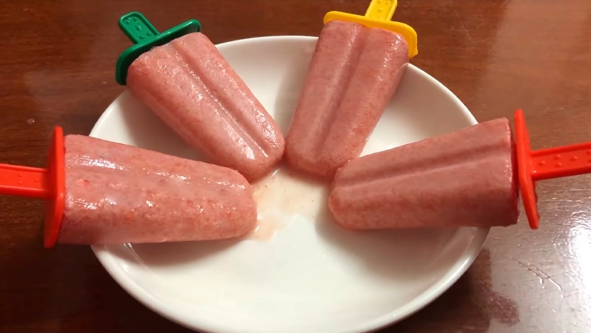 Những que kem dưa hấu sữa chua mát lạnh, ngon ngọt thật khó cưỡng